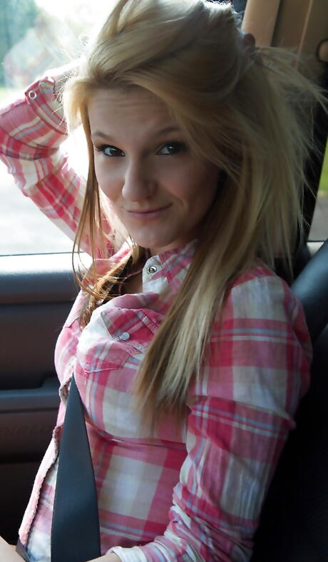 Slim american blonde teen Hope Harper hard fucked outdoor